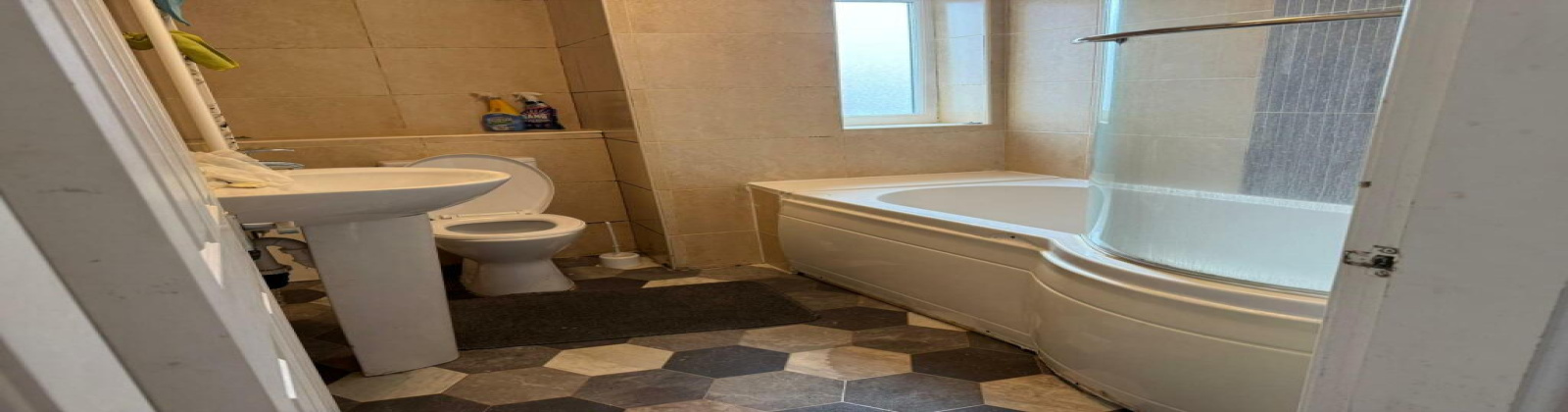 3 Bedrooms Bedrooms, ,1 BathroomBathrooms,Apartment,Letting,1043